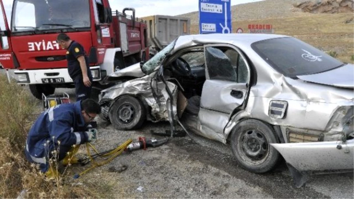 Kahramanmaraş\'ta Trafik Kazası: 1\'i Ağır 4 Yaralı