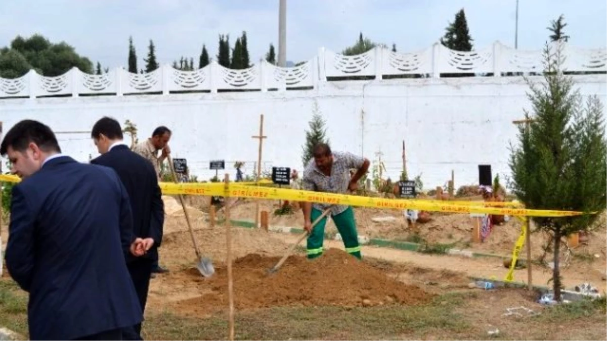 Mezarlık Şakası Savcıyı ve Polisi Alarma Geçirdi