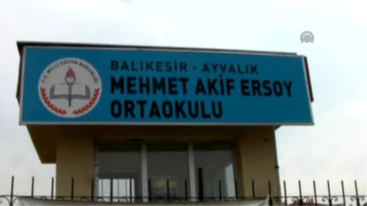 Öğrencileri Şekerle Karşıladılar