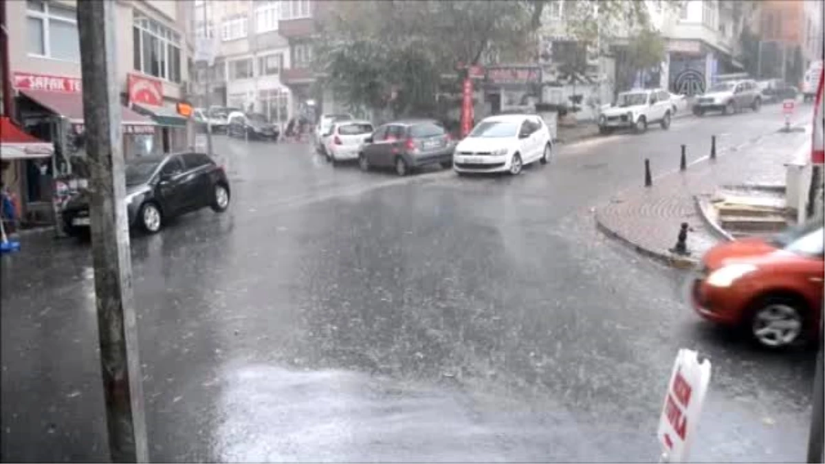 Silivri\'de Etkili Olan Yağmur Hayatı Olumsuz Etkiledi