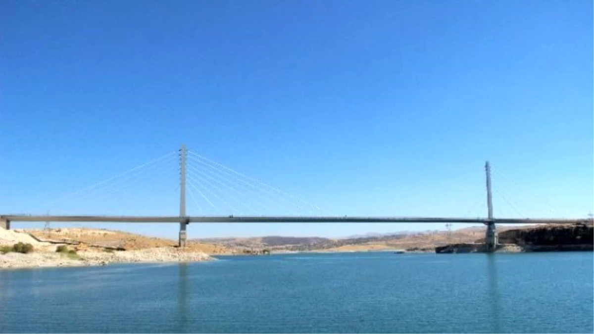 Türkiye\'nin 4. Büyük Asma Köprüsü Tamamlanmak Üzere