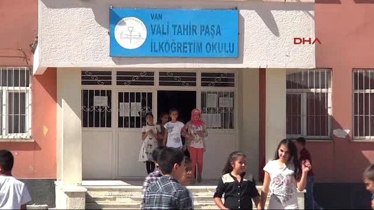 Van\'da Boykota Uyulmadı, Yakılan Okulda İse Eğitim Verilemedi