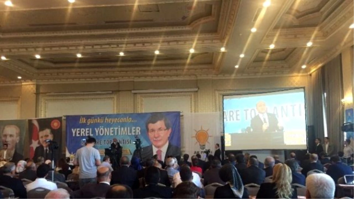 AK Parti Düzce Teşkilatları Yerel Yönetimler Toplantısına Katıldı