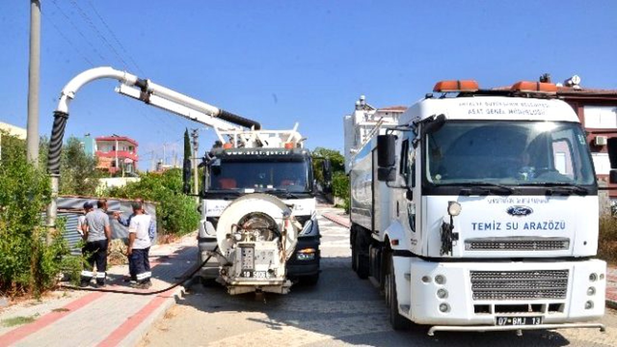 Antalya Büyükşehir Belediyesi\'nden, Manavgat\'ta Drenaj Kanal Temizliği