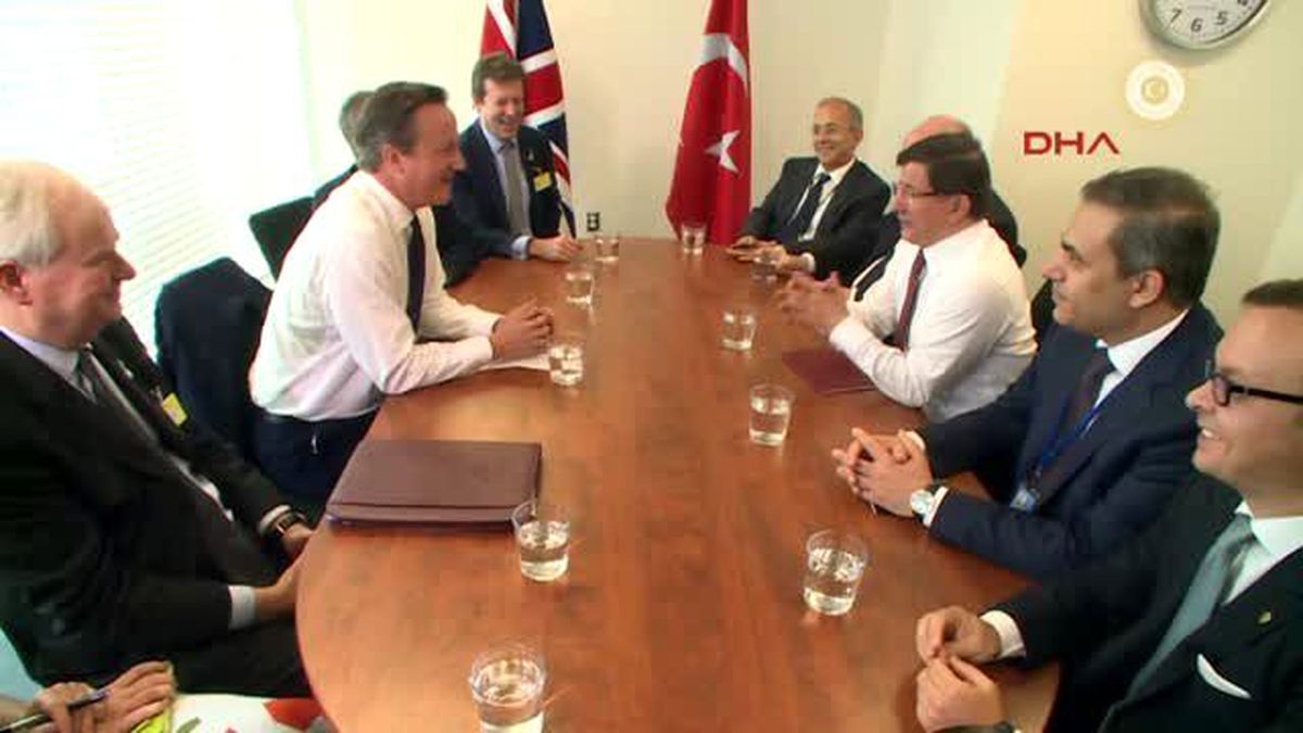 Başbakan Davutoğlu İngiltere Başbakanı Cameron ile Görüştü