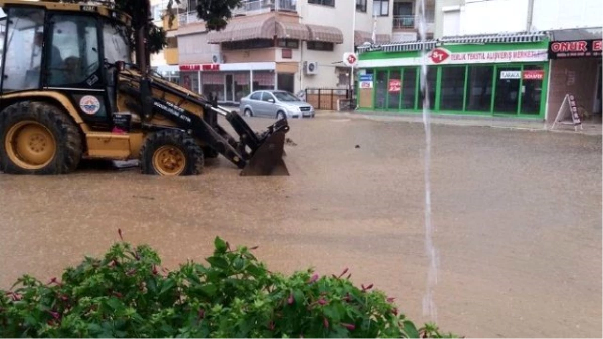 Bursa\'yı Sel Aldı