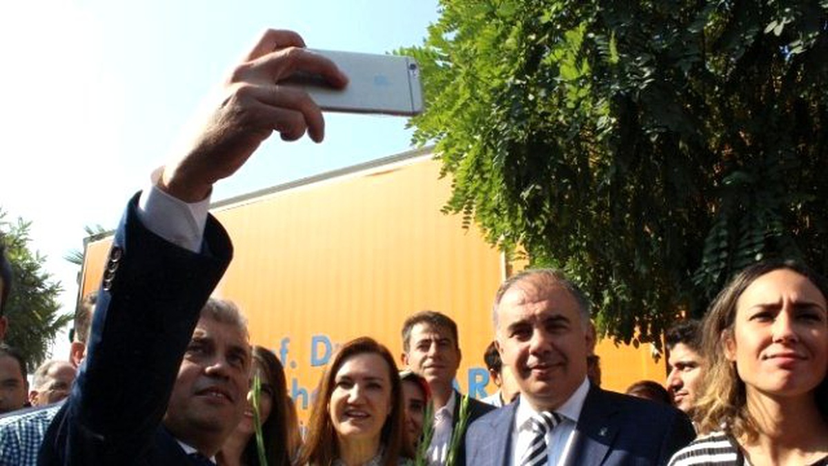 Hotar\'dan Seçim Ofisi Yerine Gezici Tır
