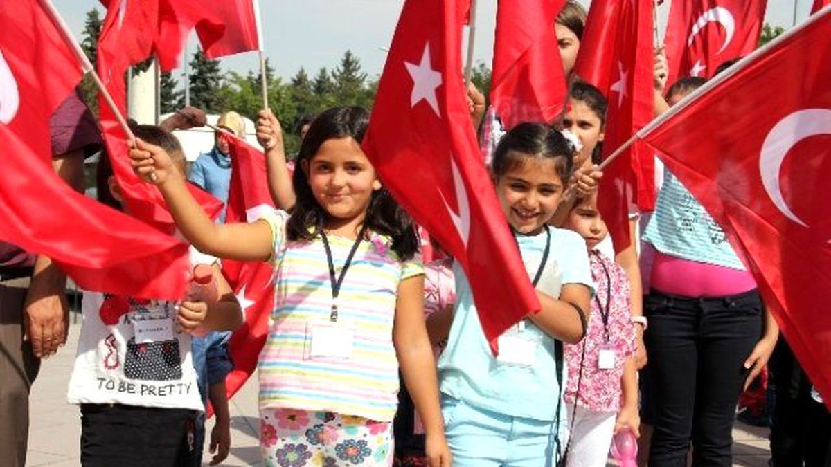 İlk Derslerini Şehitlikte İşlediler