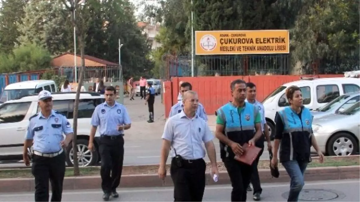 Adana\'da 205 Polisle Okul Önlerinde Narkotik ve Çocuk Polisi Uygulaması