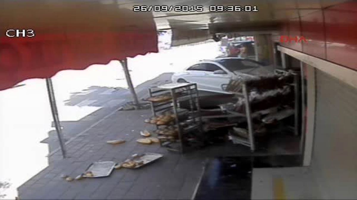 Adana Kazadan Kurtuldu, Zabıta Terörü Hastanelik Etti