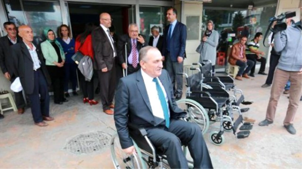 Başkan Tekerlekli Sandalyeyle Dolaştı, Engellileri Anladı