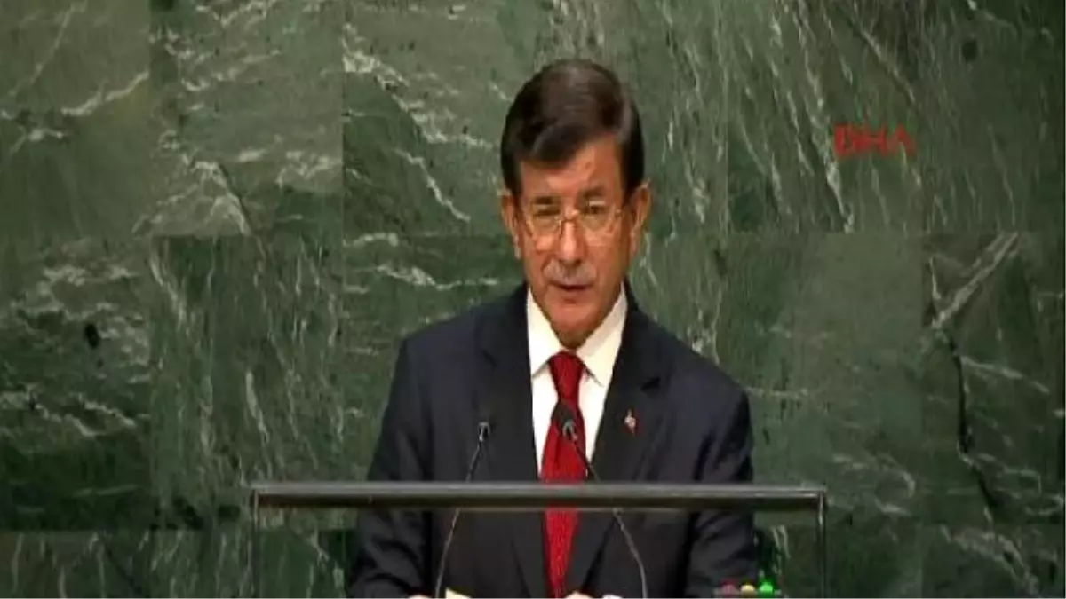 Davutoğlu: "Sahillerimize Vuran Aylan\'ın Vücudu BM\'nin Neden Var Olduğunu Göstermiştir"