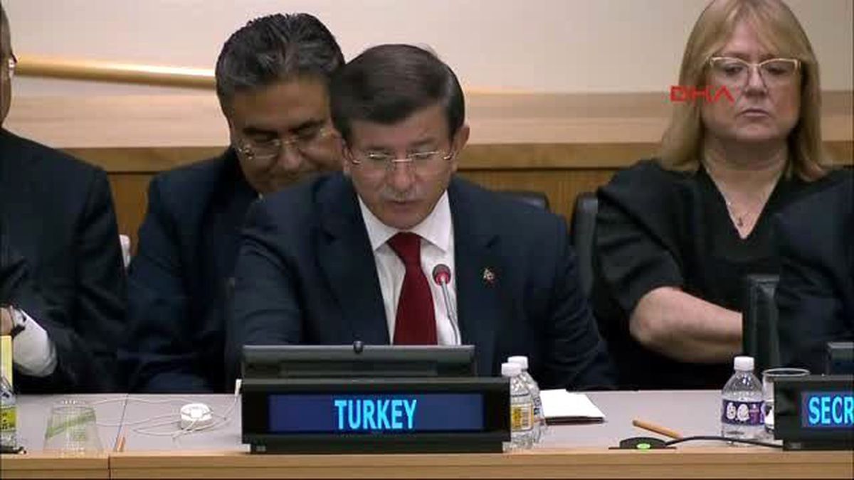 Davutoğlu ?uluslararası Camia Mültecileri Rakam Olarak Görmekten Vazgeçmelidir.