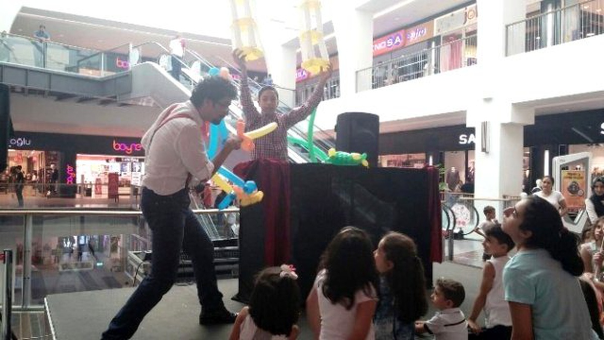 Forum Gaziantep\'e Gelen Çocuklar Yeteneklerini Sergiledi