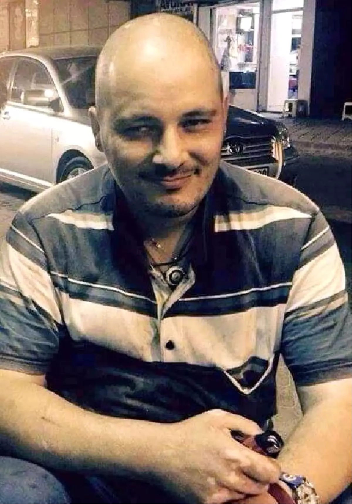 Hamile Eşini Korumak İsteyen Polis, Bıçaklı Kişiyi Vurdu