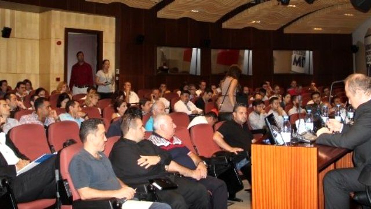 İran\'ın Fırsat ve Riskleri Egeli İhracatçıya Anlatıldı