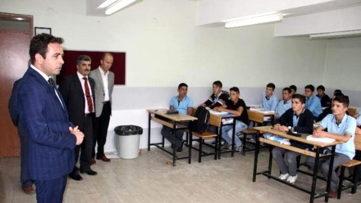 İshak Gazel, Mezun Olduğu Okulu Ziyaret Etti
