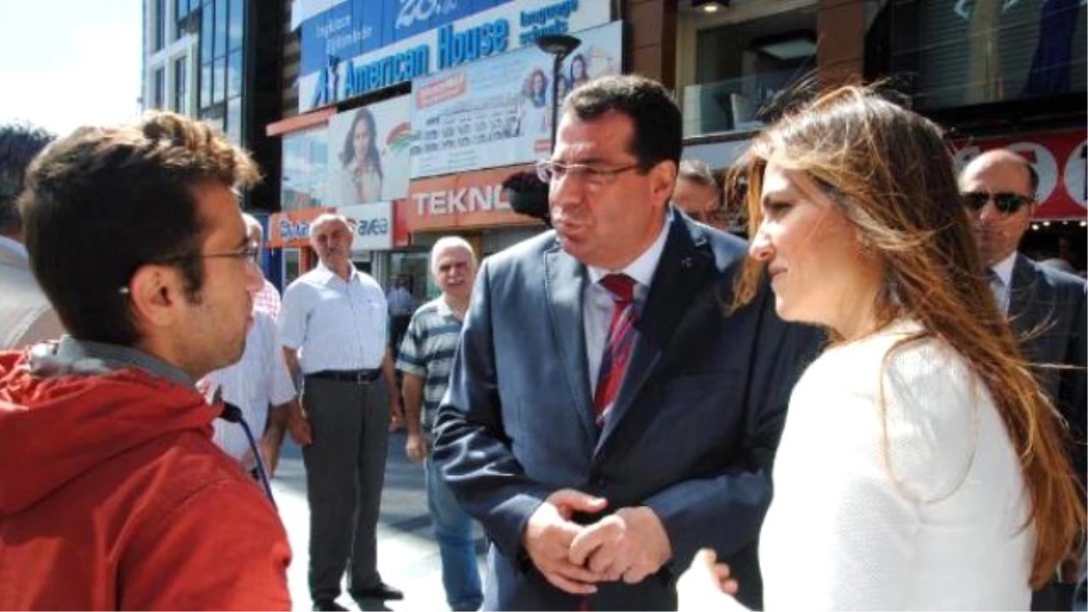 İzmir\'de MHP\'li Adaylardan Zeybekli Start