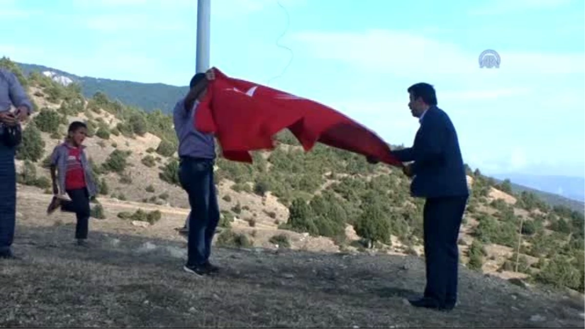 Kürt Vatandaşlardan PKK'ya Türk Bayraklı Tepki