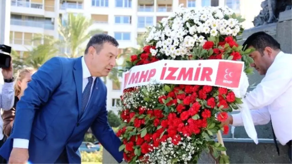 MHP\'nin İzmir Adayları Sahaya İndi