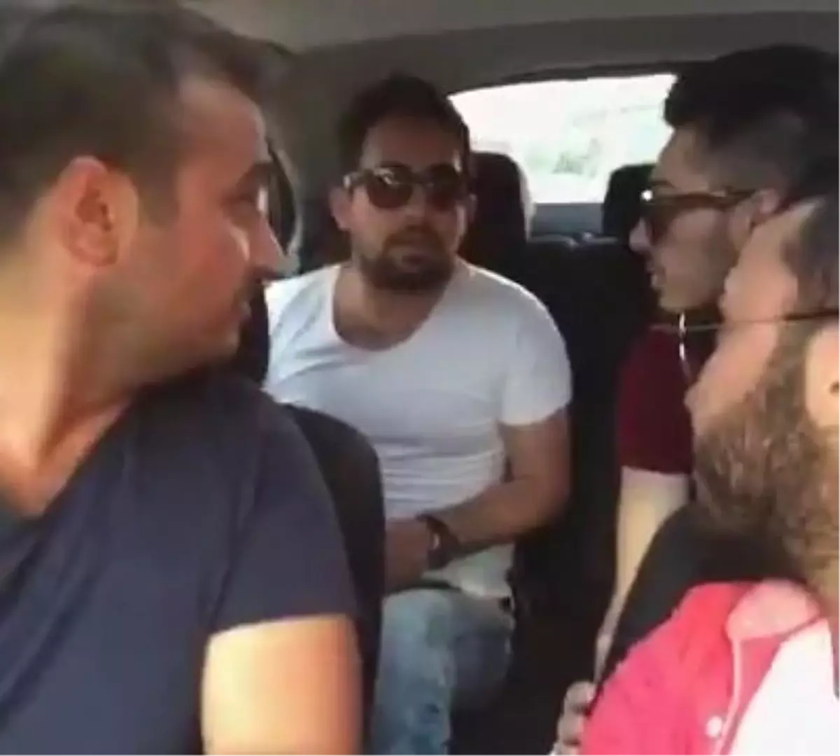 Ortamdaki Arkadaşlarına Tarzı Uymayan Çocuk Modeli