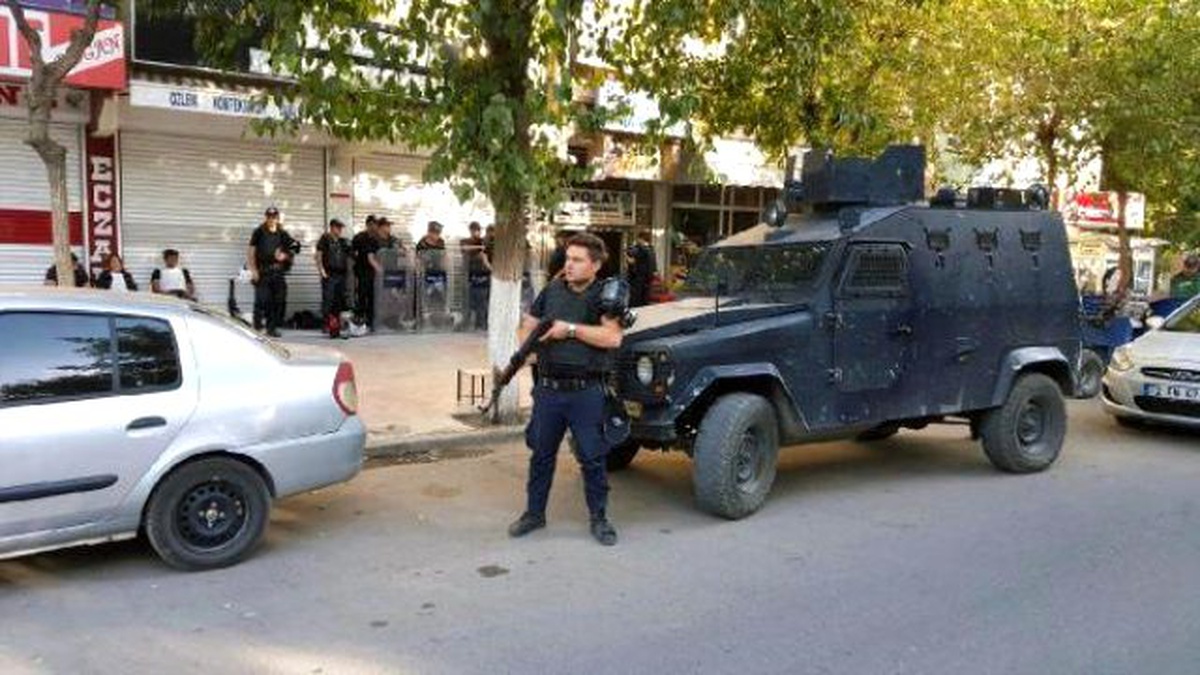 Siirt\'te Dbp ve İHD\'ye Operasyon: 8 Gözaltı