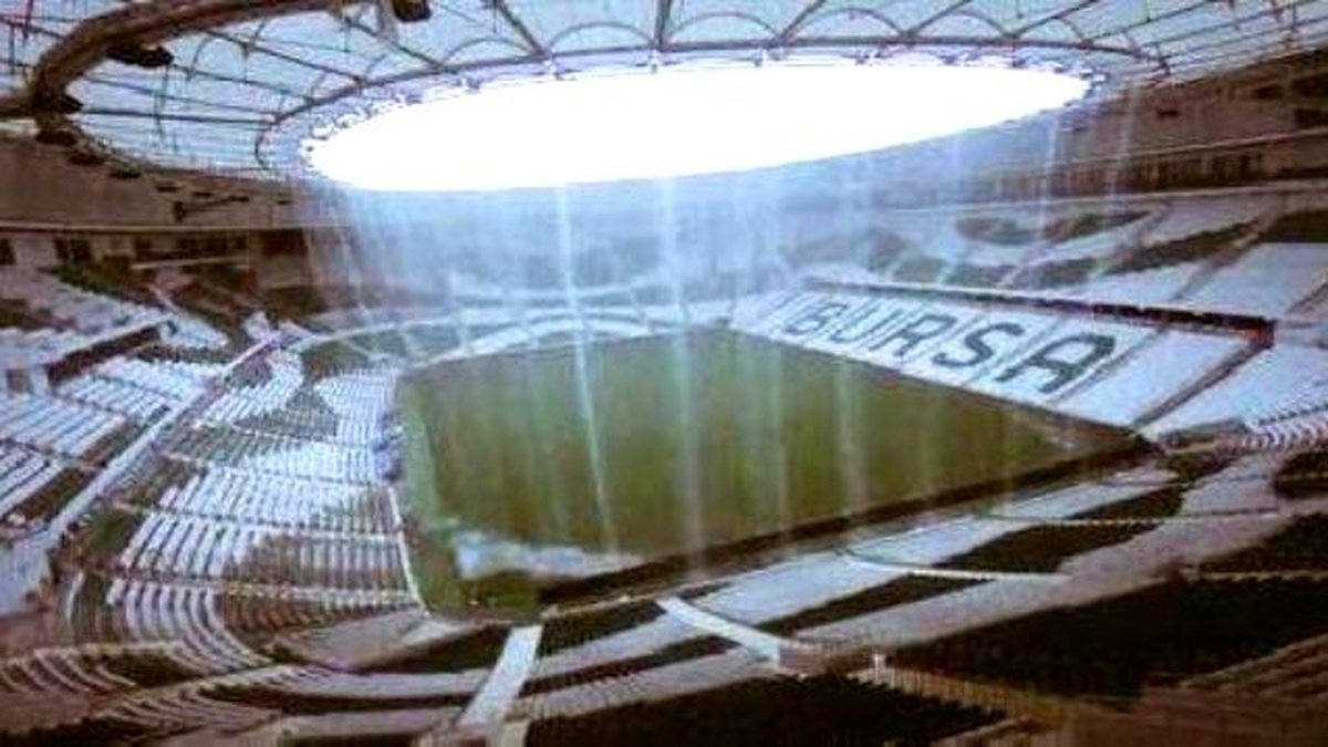 Timsah Arena Göle Dönüyordu