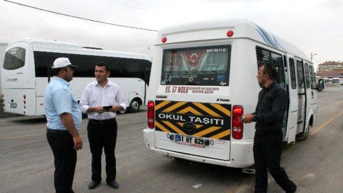 Trafik Zabıta Ekipleri Servis Araçlarını Denetliyor