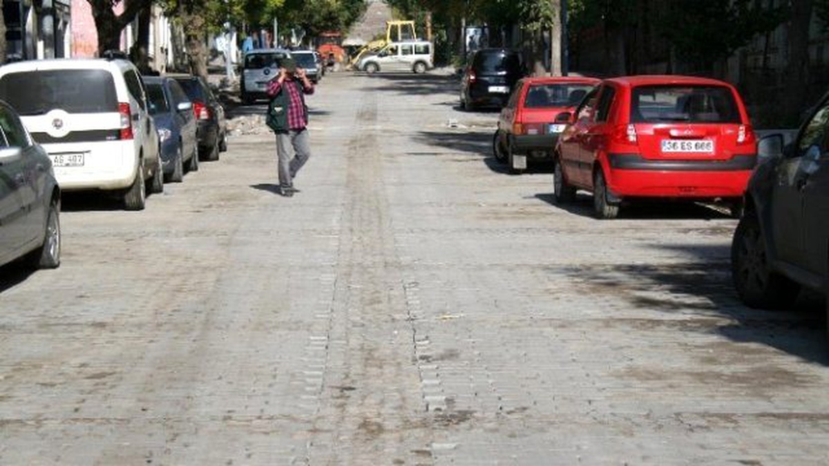 Turizme Kazandırılması Düşünülen Cadde Gelişi Güzel Estetikten Yoksun Yapılıyor