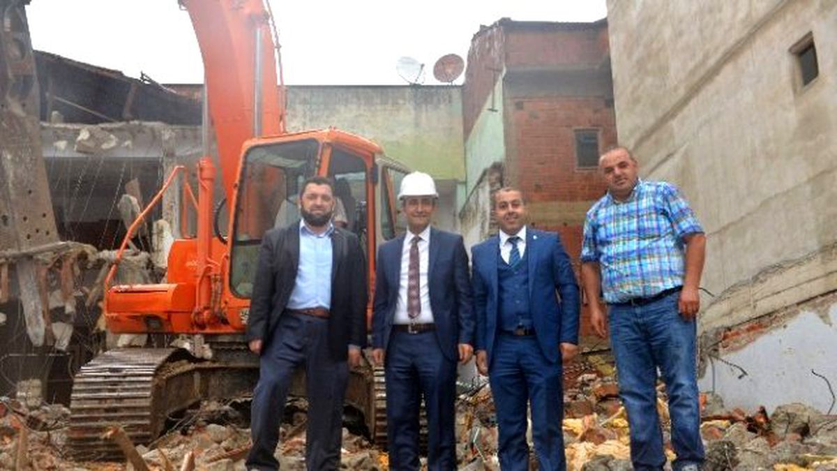 Yıkımı Yağmur da Durduramadı