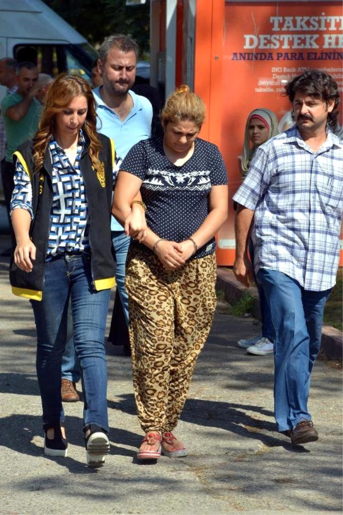 15 Yıla Mahkum Leyla 3 Yıl Kaçtı, \'Tüpçü\' Polise Yakalandı