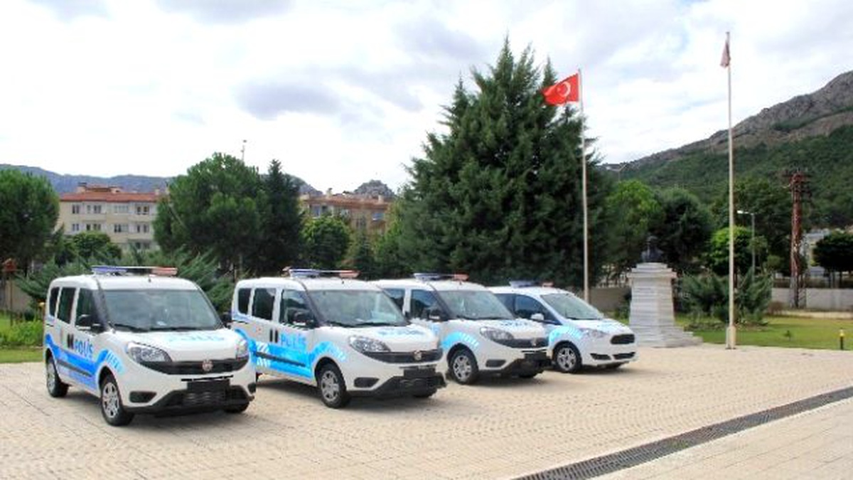 4 Polis Otosu Dualarla Hizmete Girdi