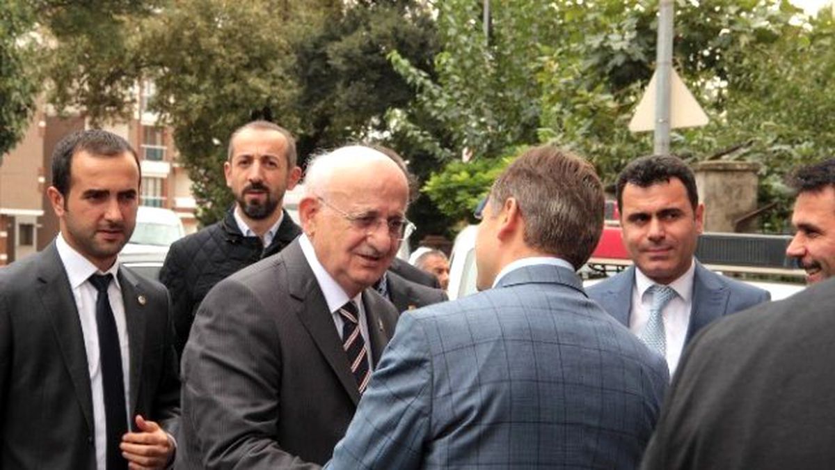 Ak Partli İsmail Kahraman Seçim Çalışmalarını Sancaktepe\'de Sürdürdü