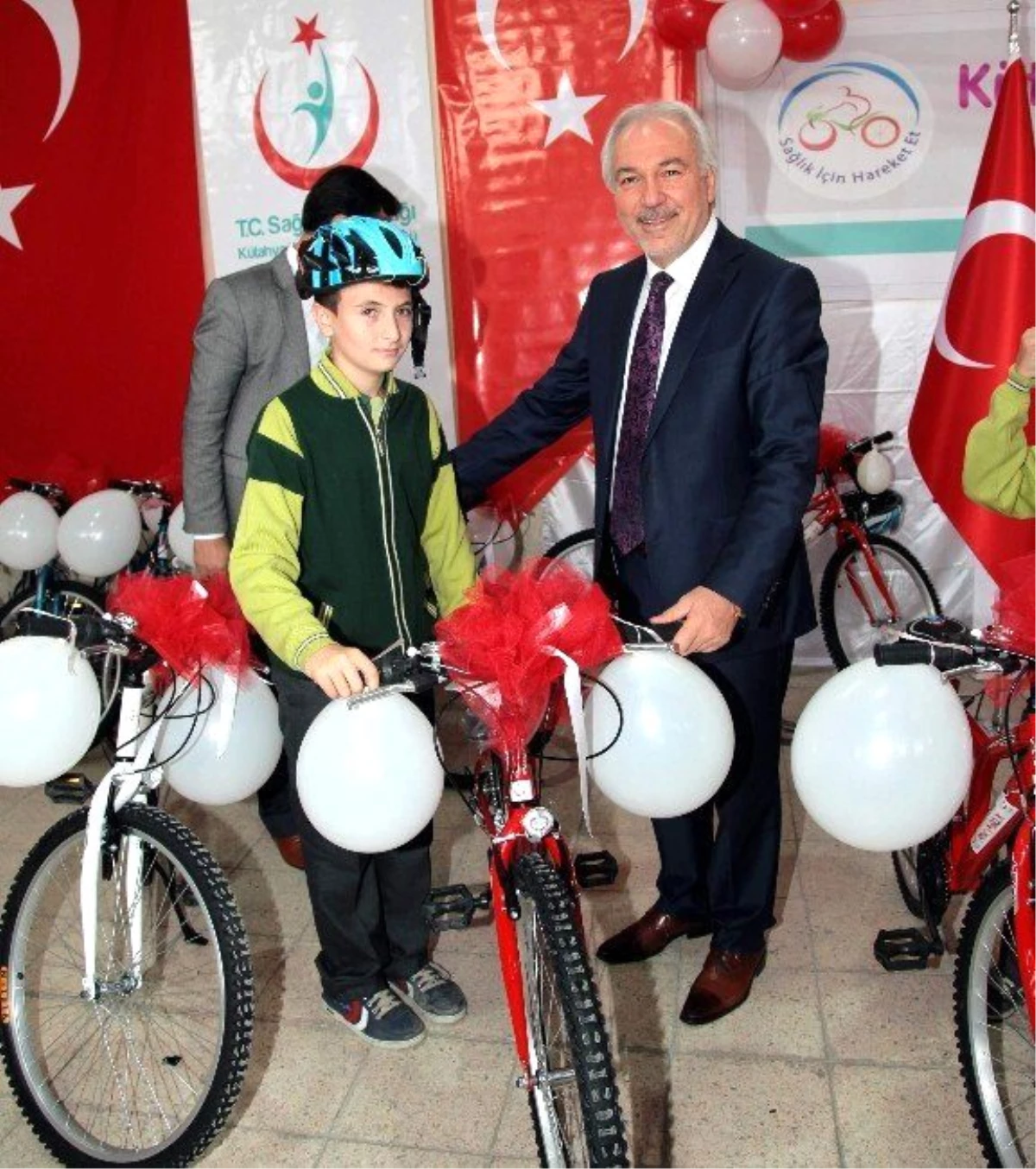 Başkan Kamil Saraçoğlu, Bisiklet Dağıtım Törenine Katıldı