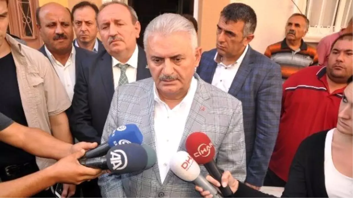 Binali Yıldırım Şehit Ailesini Ziyaret Etti