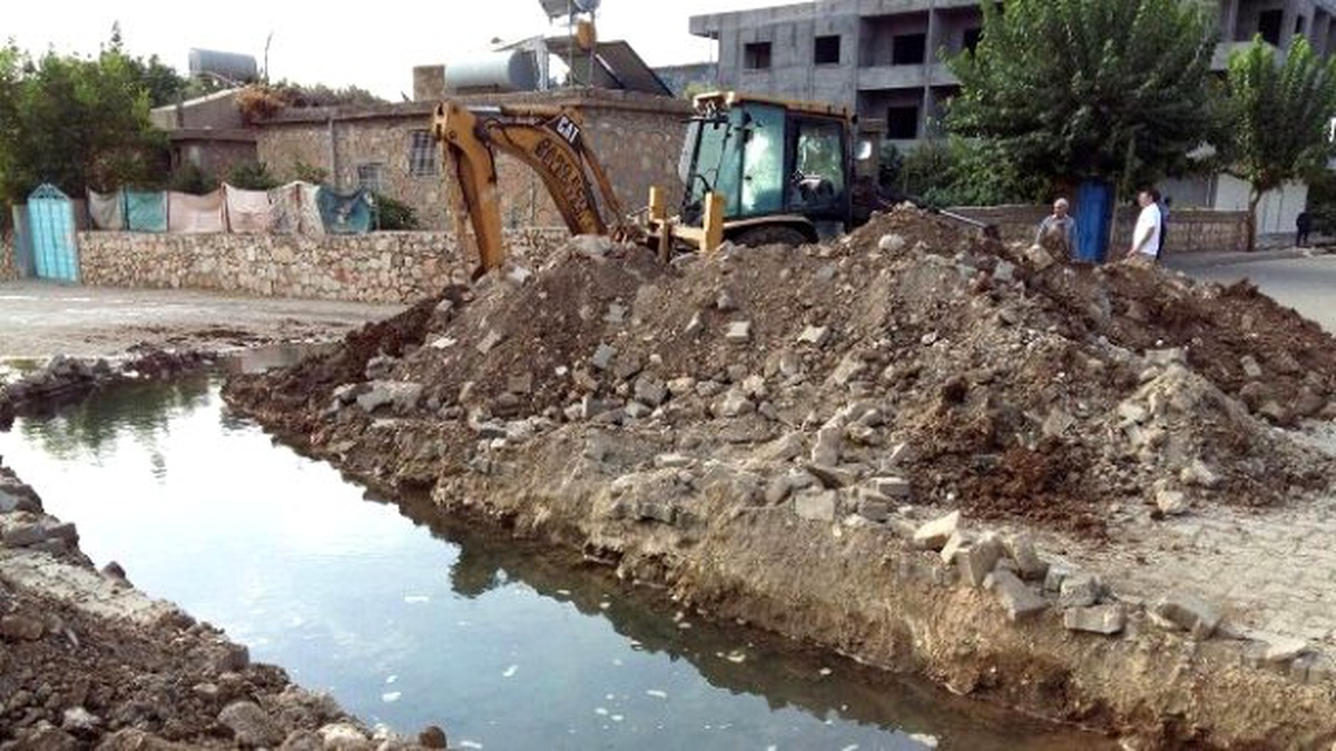 Dargeçit\'te Hendek Kazan Teröristler ile Polis Arasında Çatışma