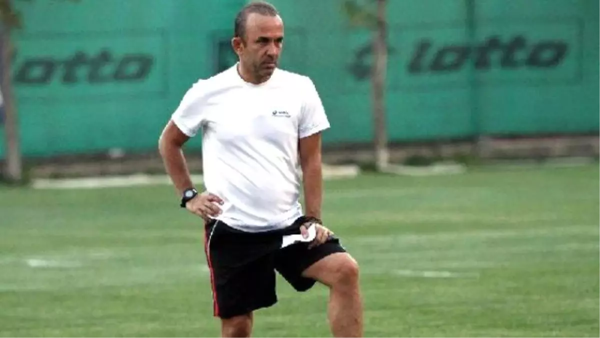 Gençlerbirliği Teknik Direktörü Mehmet Özdilek: Futbolda Vefa Yok
