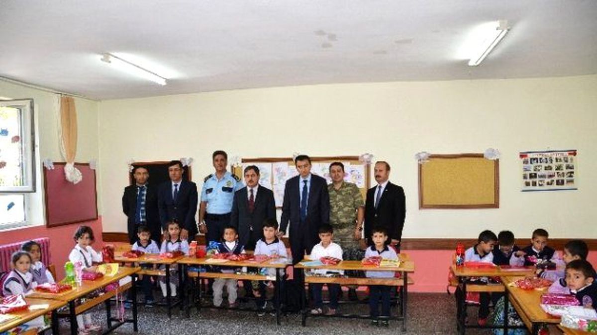 İlköğretim Haftası Düzenlenen Programla Kutlandı