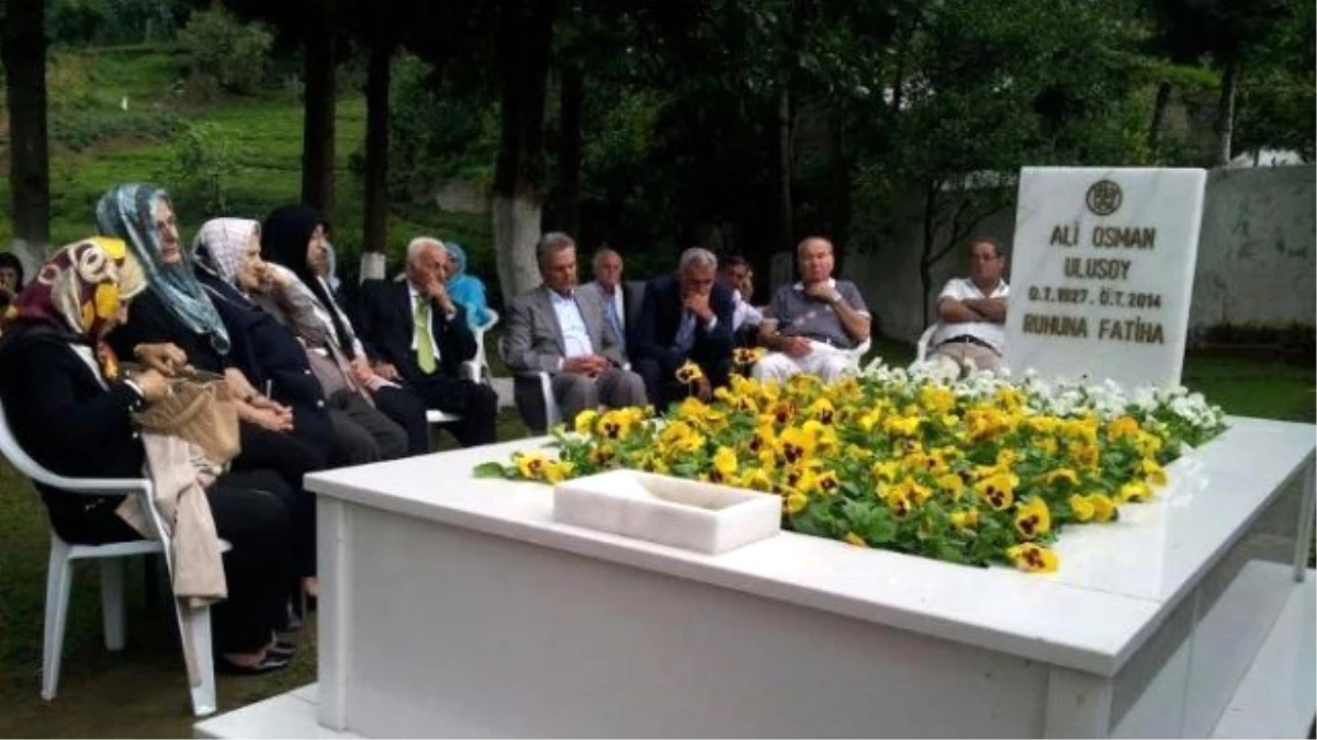 İşadamı ve Trabzonspor Kurucu Başkanı Ali Osman Ulusoy Mezarı Başında Anıldı