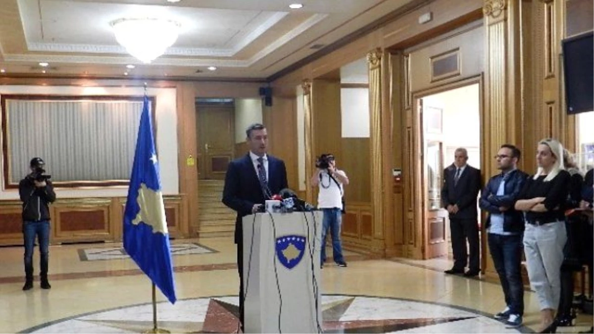 Kosova\'da Muhalefetin Engellemesiyle Meclis Genel Kurulu Başlamadan Bitti