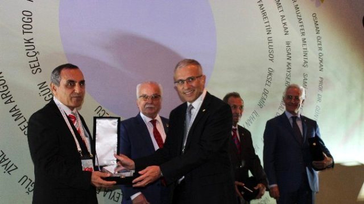 Örnek Kıdemli Vatandaş" Ödülü Satranç İl Temsilcisi Toy\'a