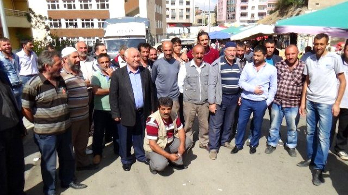 Perşembe Pazarı Esnafından AK Parti\'ye Destek