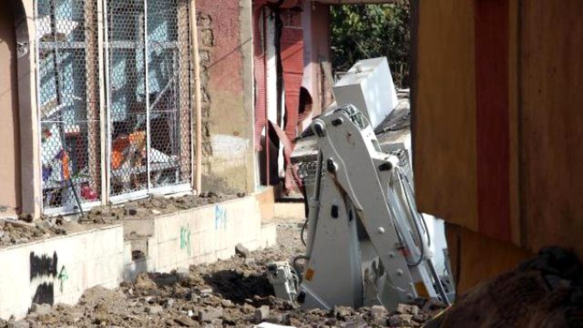 Şırnak\'ta Hendek Kapatma Operasyonunda Olaylar Çıktı: 9 Kişi Yaralandı (2)