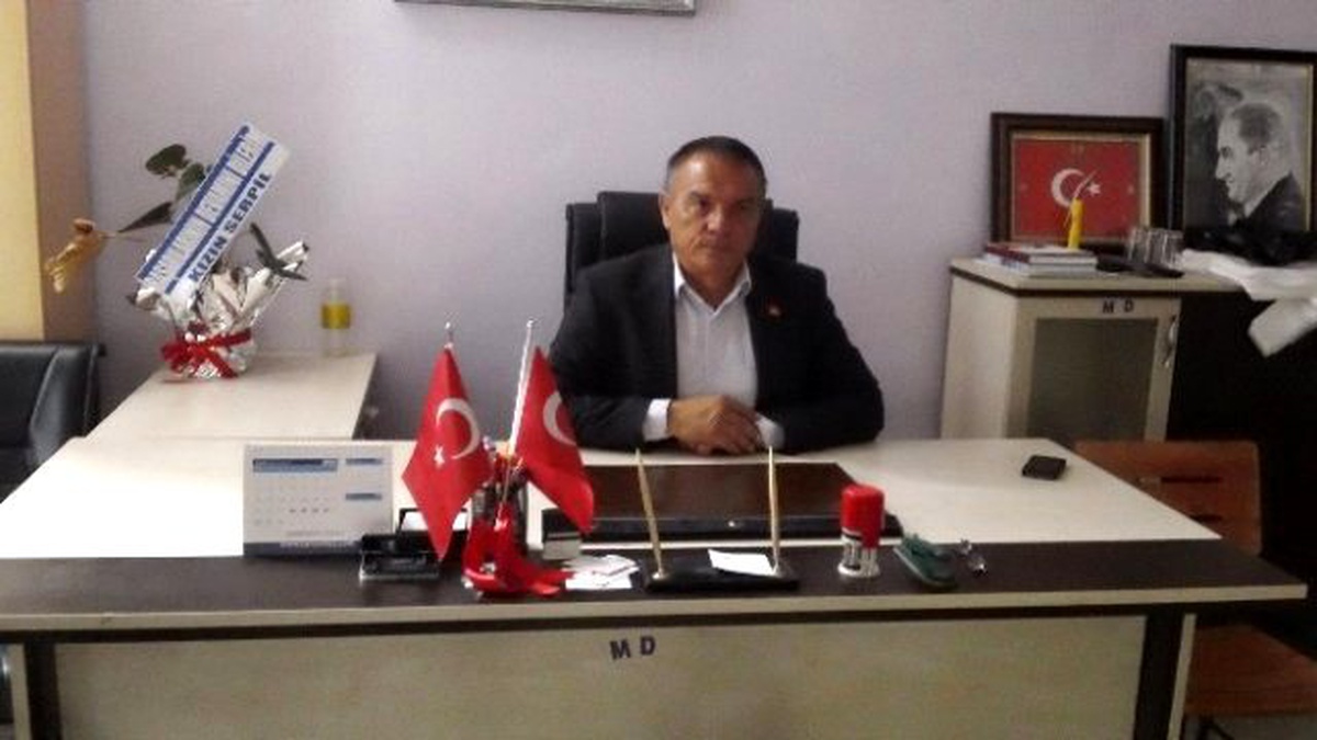 Tosya\'da Köy Muhtarları Mezarlık Temizliğine Başladı