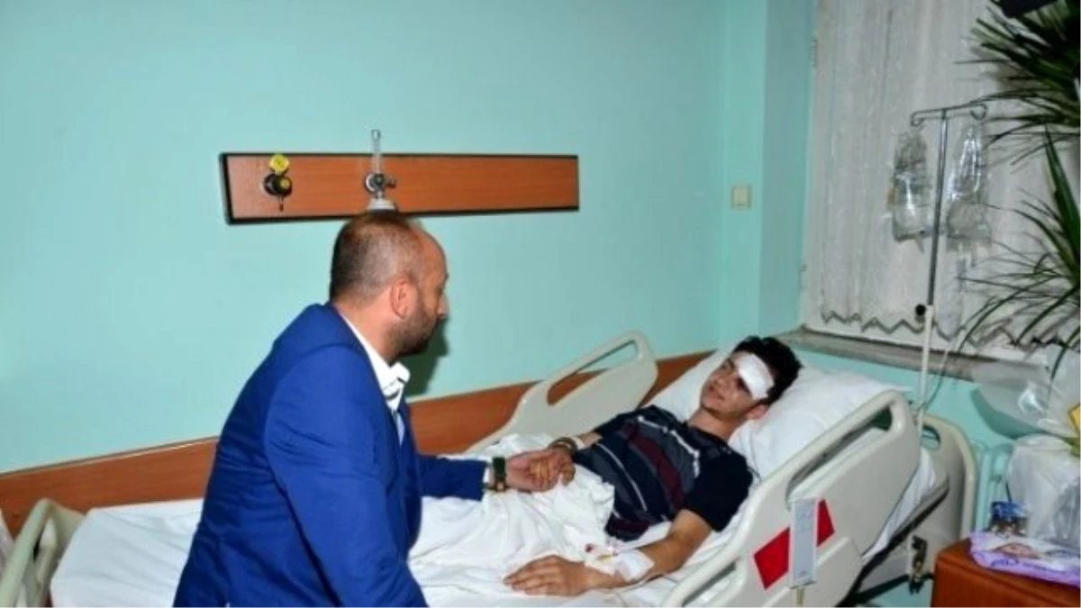 Yaralanan Eskişehirspor Taraftarına Bursaspor\'lu Yöneticiden Ziyaret
