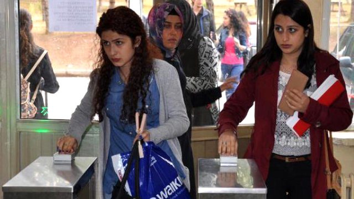 Cumhuriyet Üniversitesi\'nde Fakültelere Turnikeli Giriş Sistemi Başladı