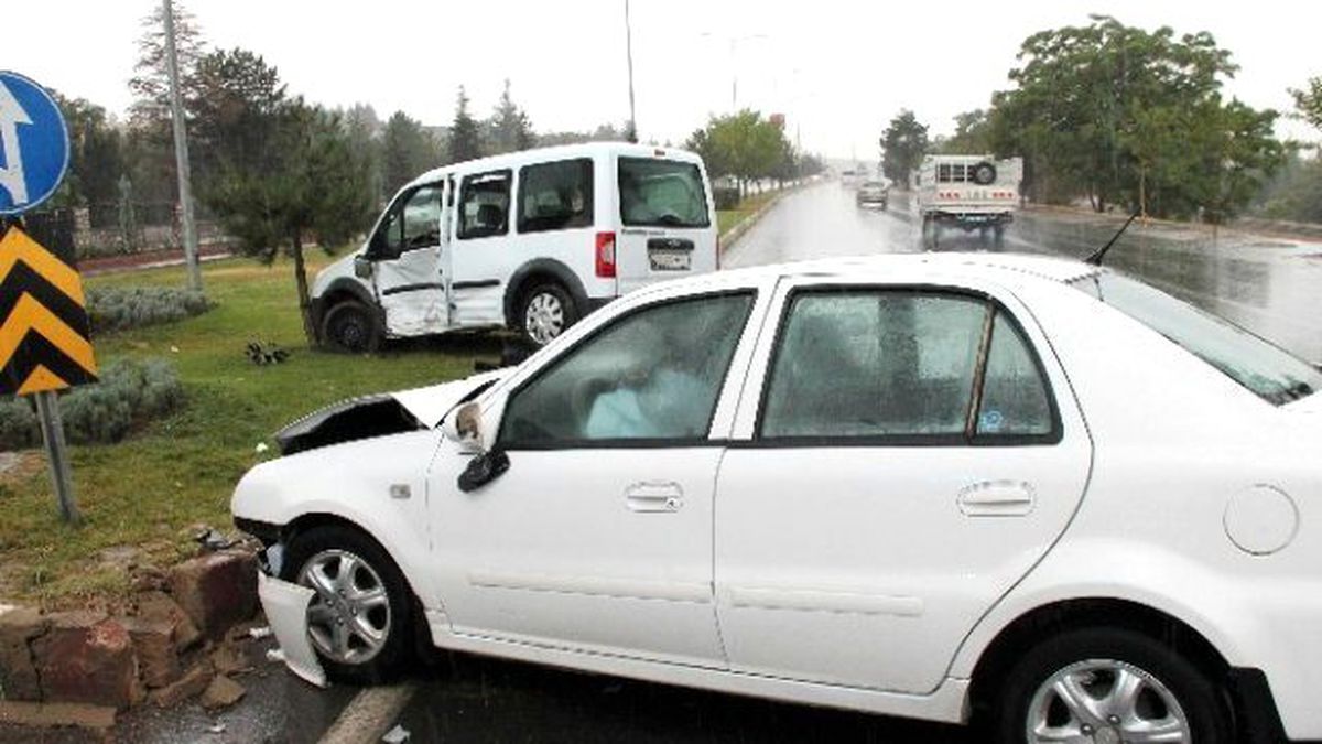 Elazığ\'da Trafik Kazası: 6 Yaralı