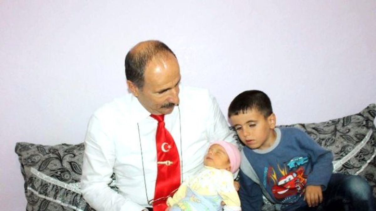 Terörün 45 Günlük Bebeğini Katlettiği Vatandaş, 19\'uncu Çocuğuna Şehitlerin İsimlerini Verdi