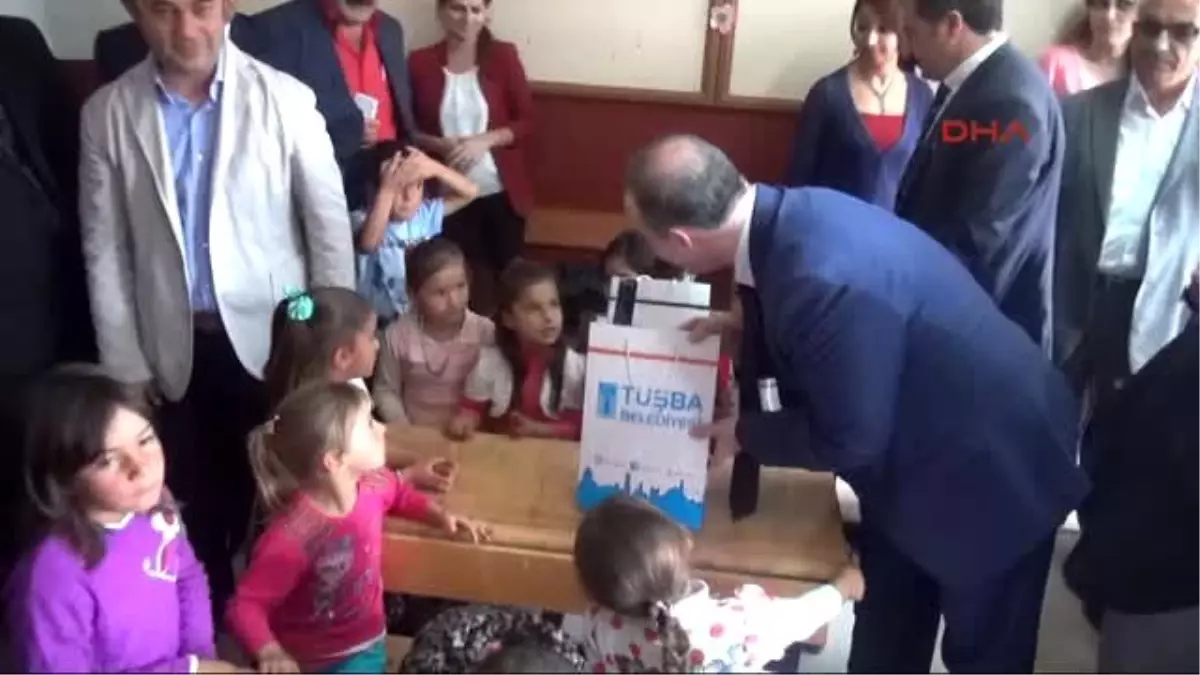 Van\'da Belediyeden 2 Bin Öğrenciye Kırtasiye Yardımı