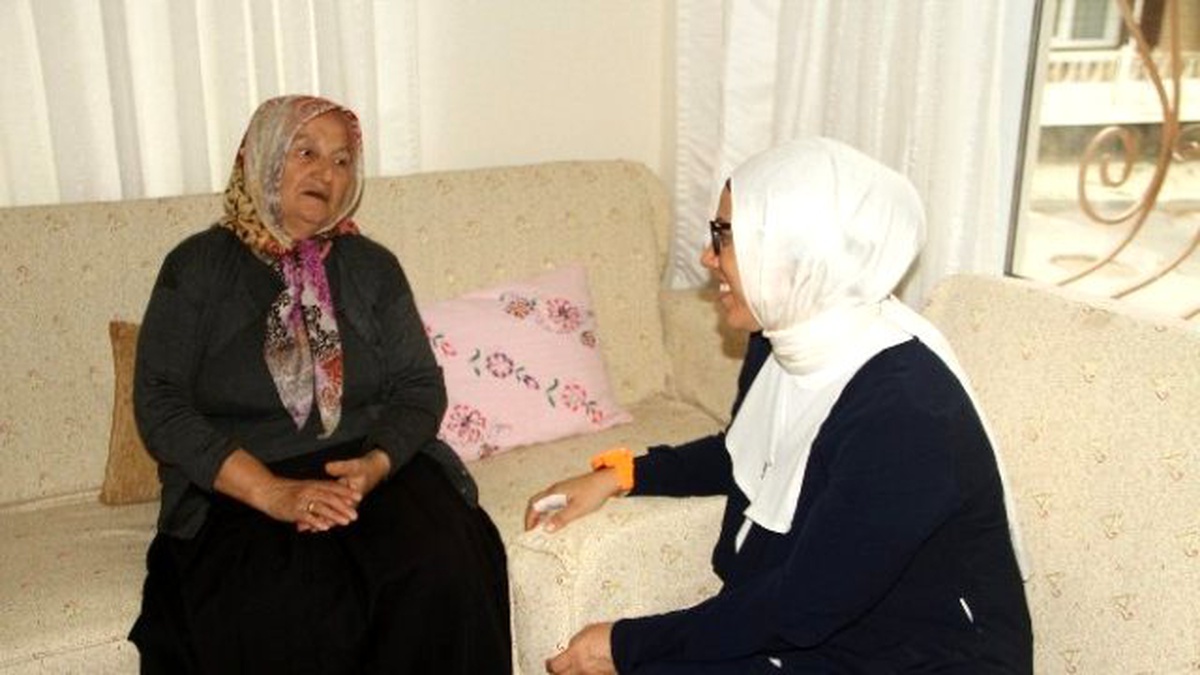Ak Partili Ravza Kavakçı Kan, Seçim Çalışmalarına Büyükada\'da Devam Etti